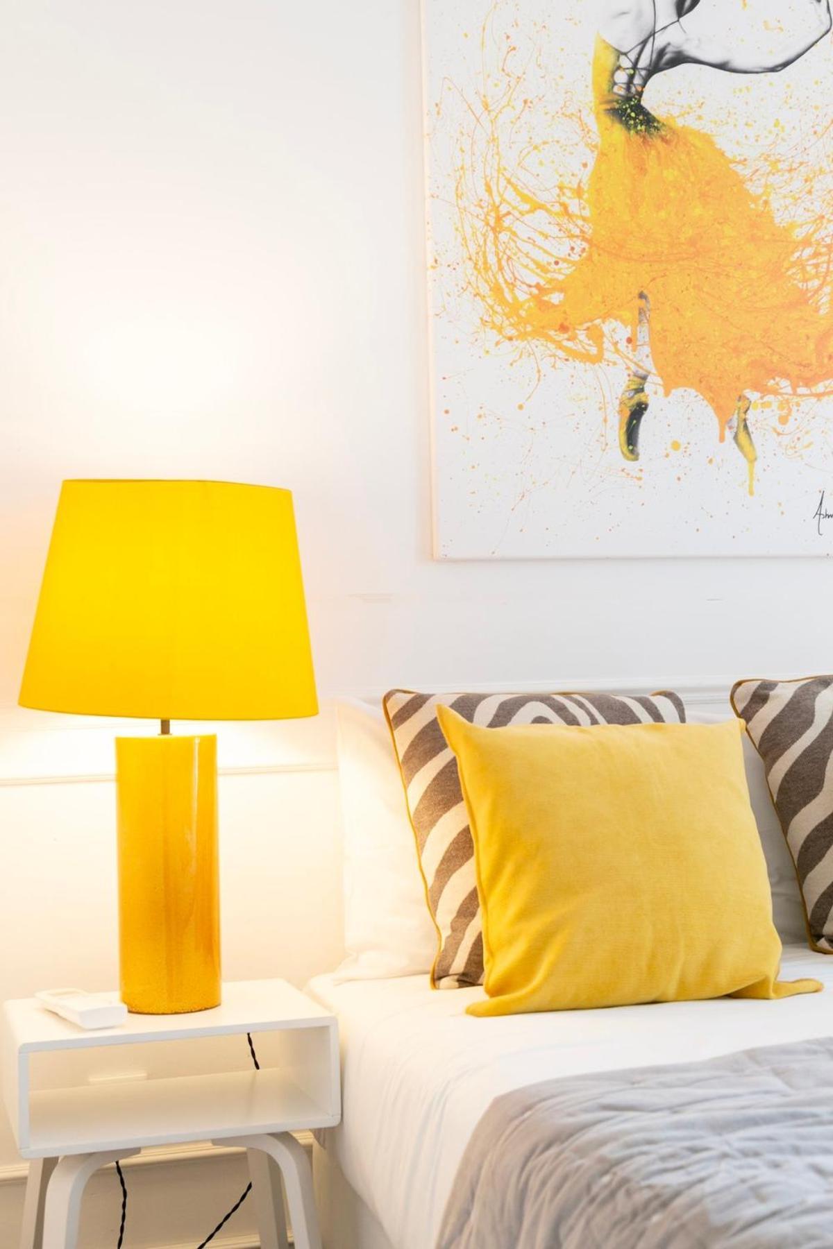 Apartamento Exquisite 2bdr Flat With Balcony In Lisbon's Heart Lisboa