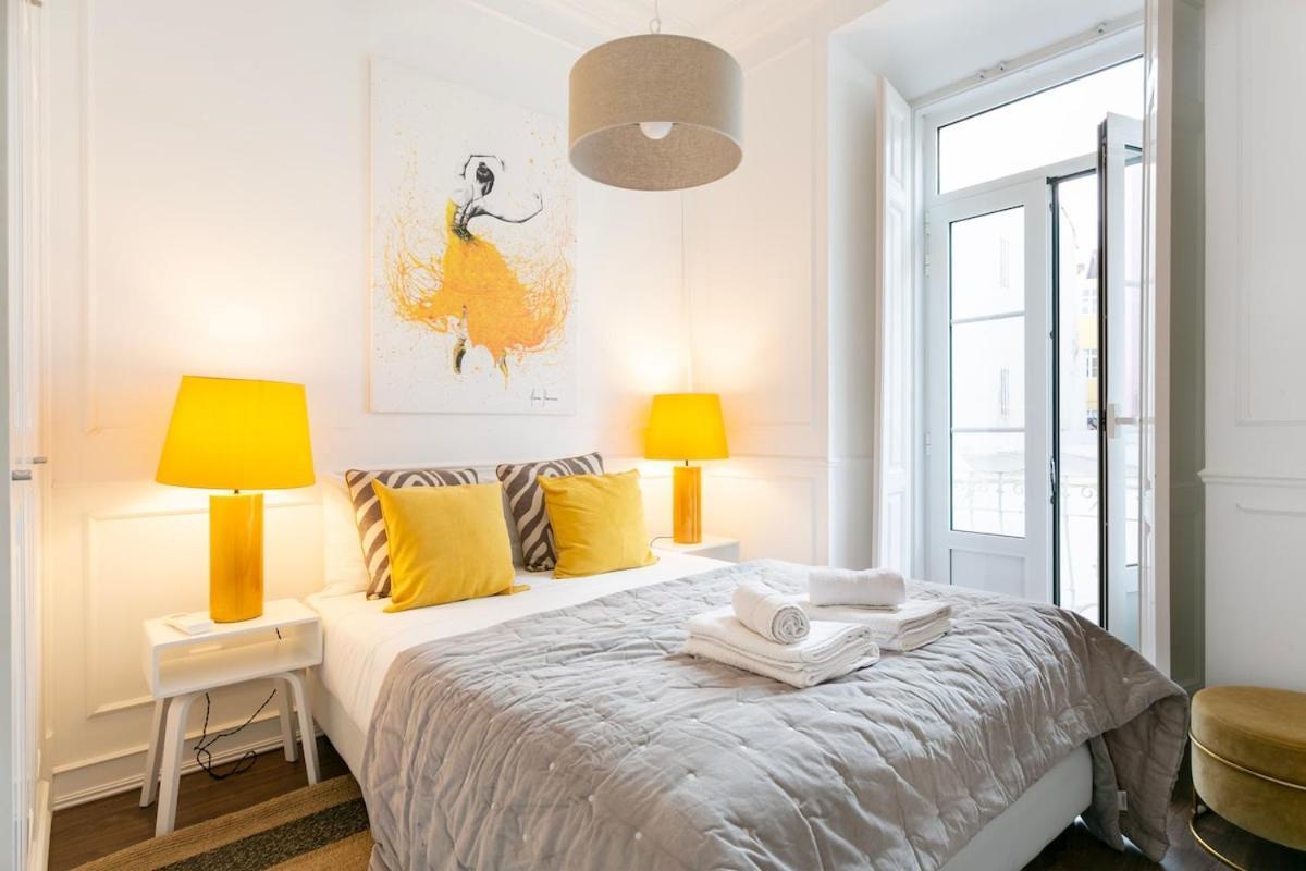 Exquisite 2bdr Flat With Balcony In Lisbon's Heart Apartamento Lisboa