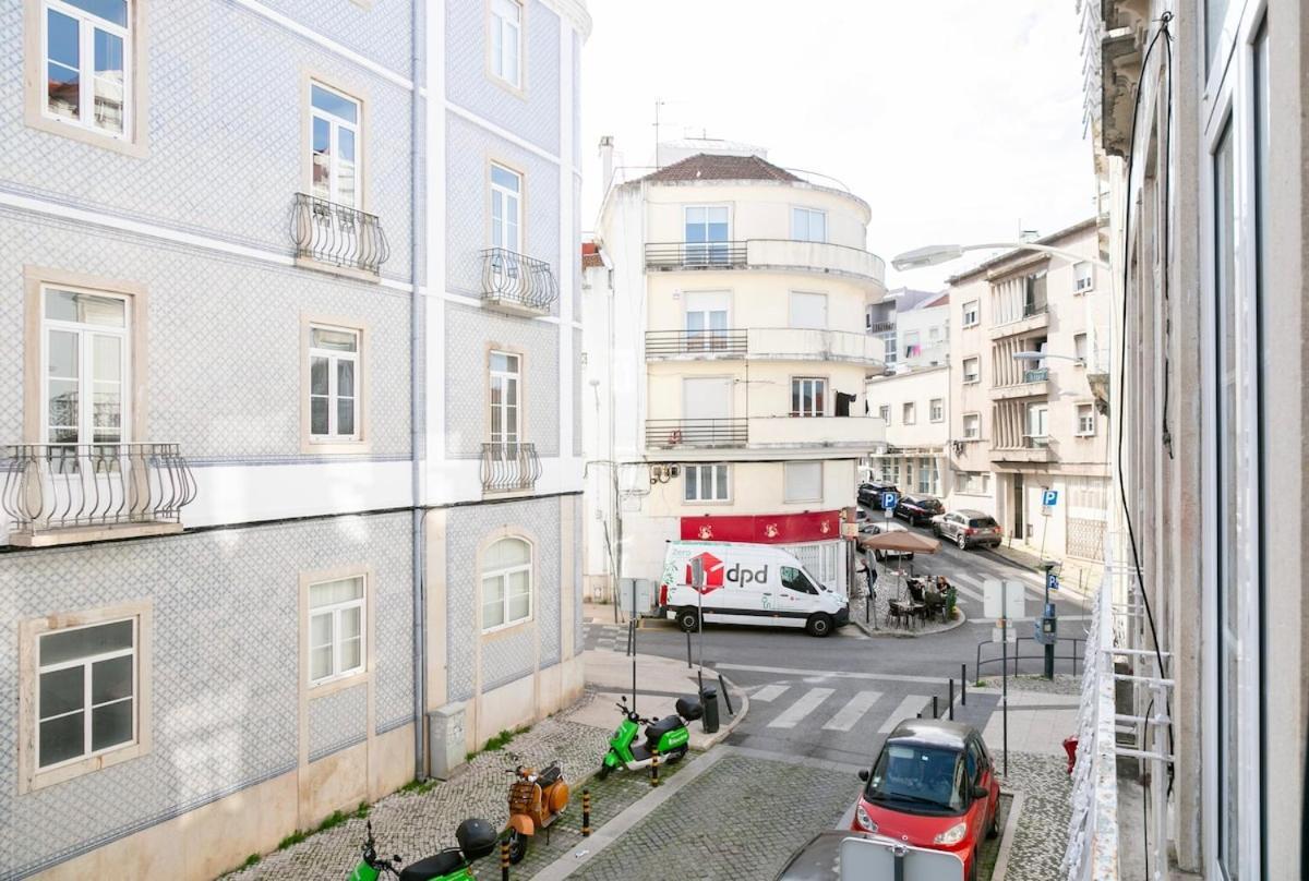 Exquisite 2bdr Flat With Balcony In Lisbon's Heart * Lisboa